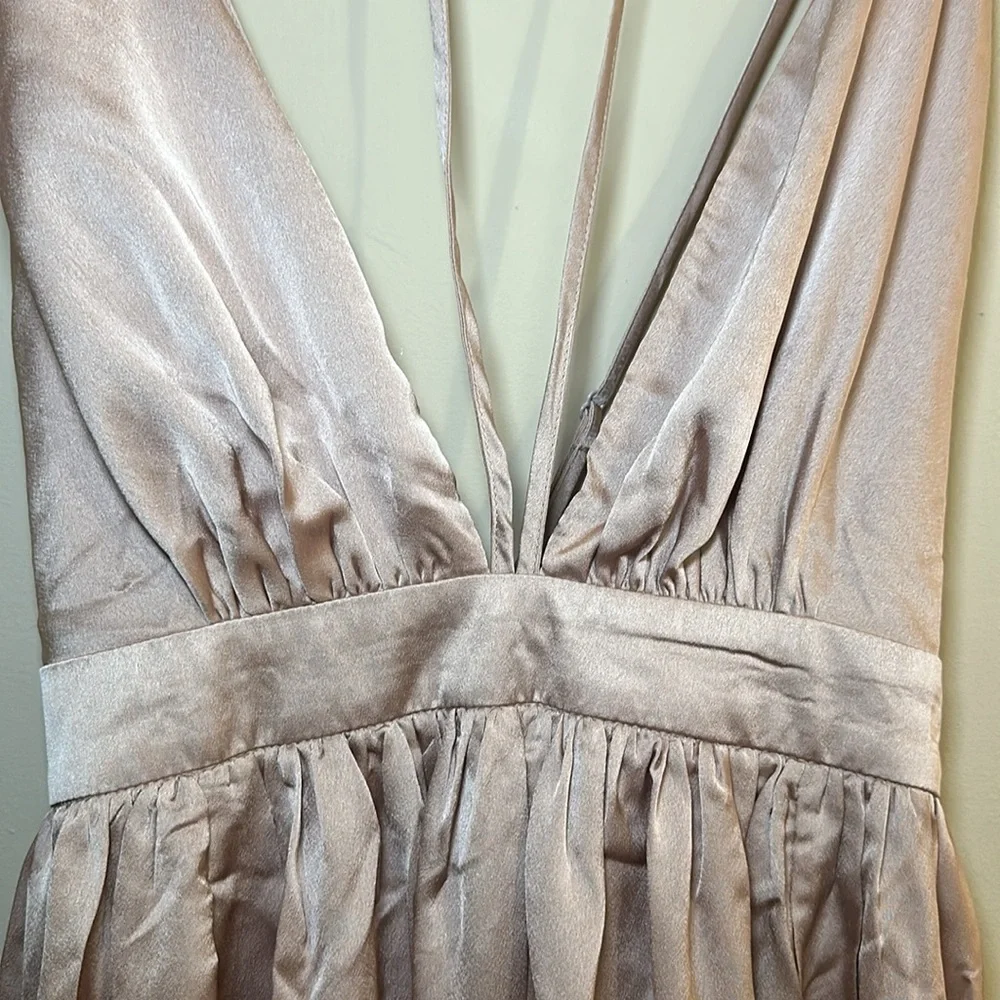 Miss Avenue Dress - Picture 2 of 6